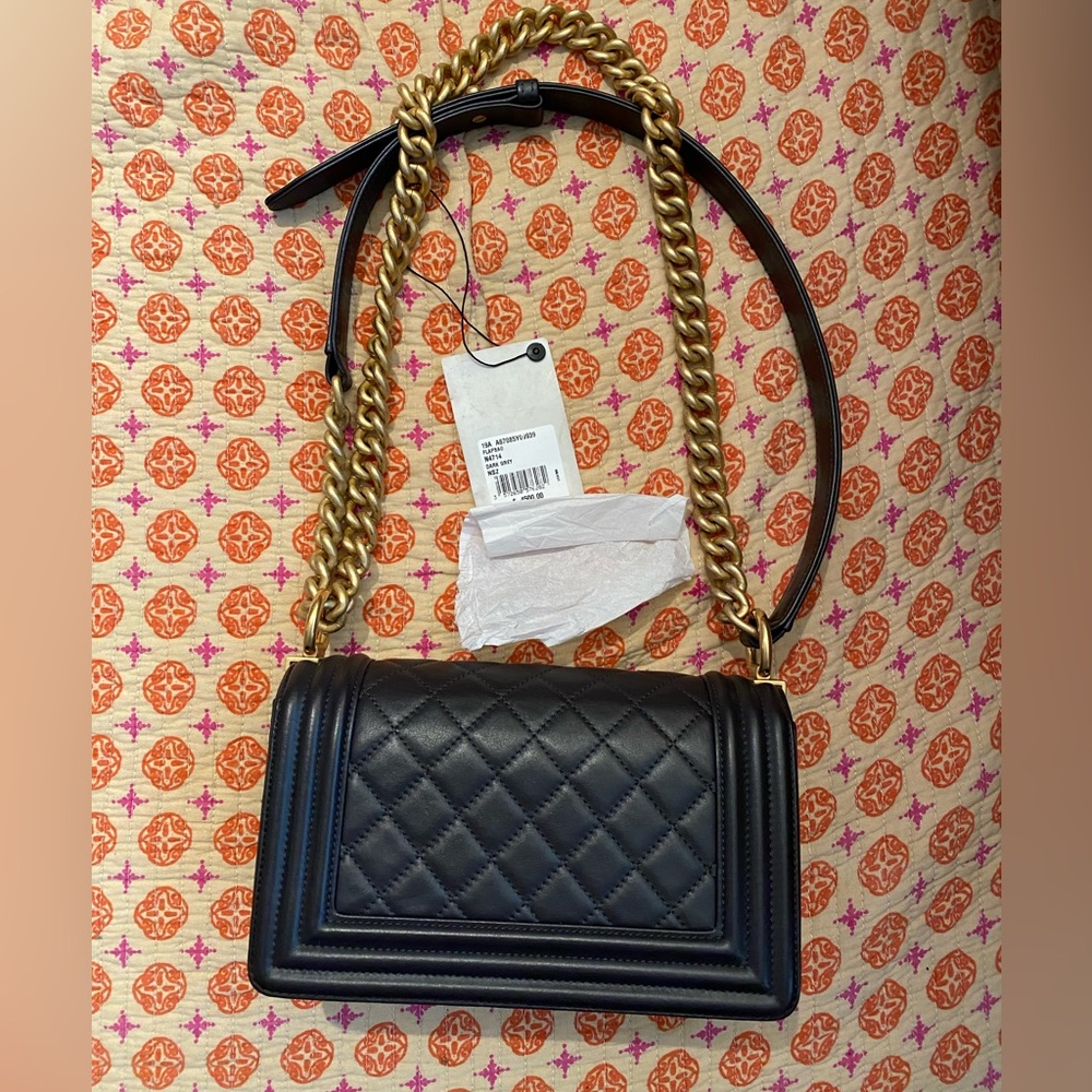 Chanel Classic Quilted Boy Bag Small Grey - Picture 2 of 14